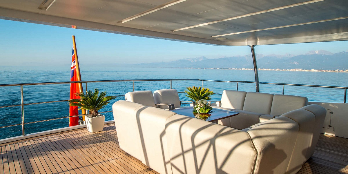 Аренда яхты Benetti Crystal 140 - NELA (Soy Amor) во Франции